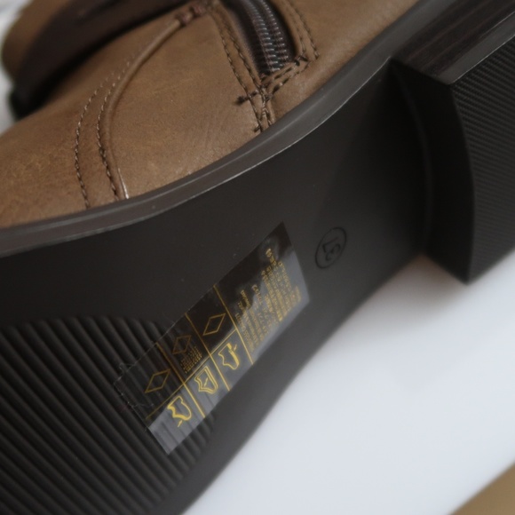 New H&M Brown Vegan Leather Boots Ankle Booties - Picture 4 of 8